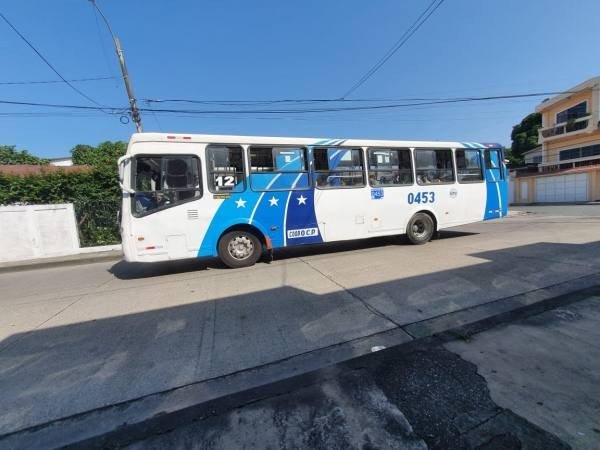 El bus · Referencia